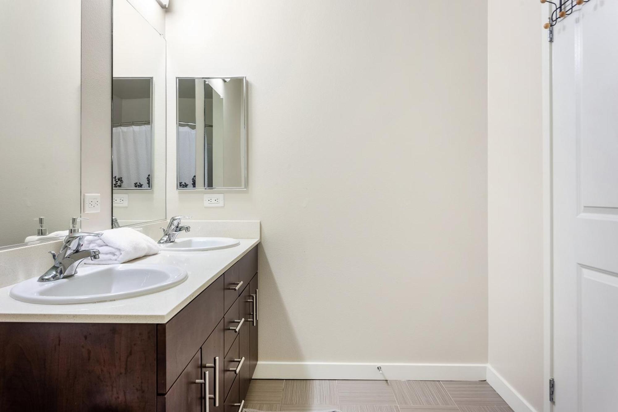 Luxury 2 Bedrooms 2 Bathrooms With Pool And Gym Los Angeles Exterior foto